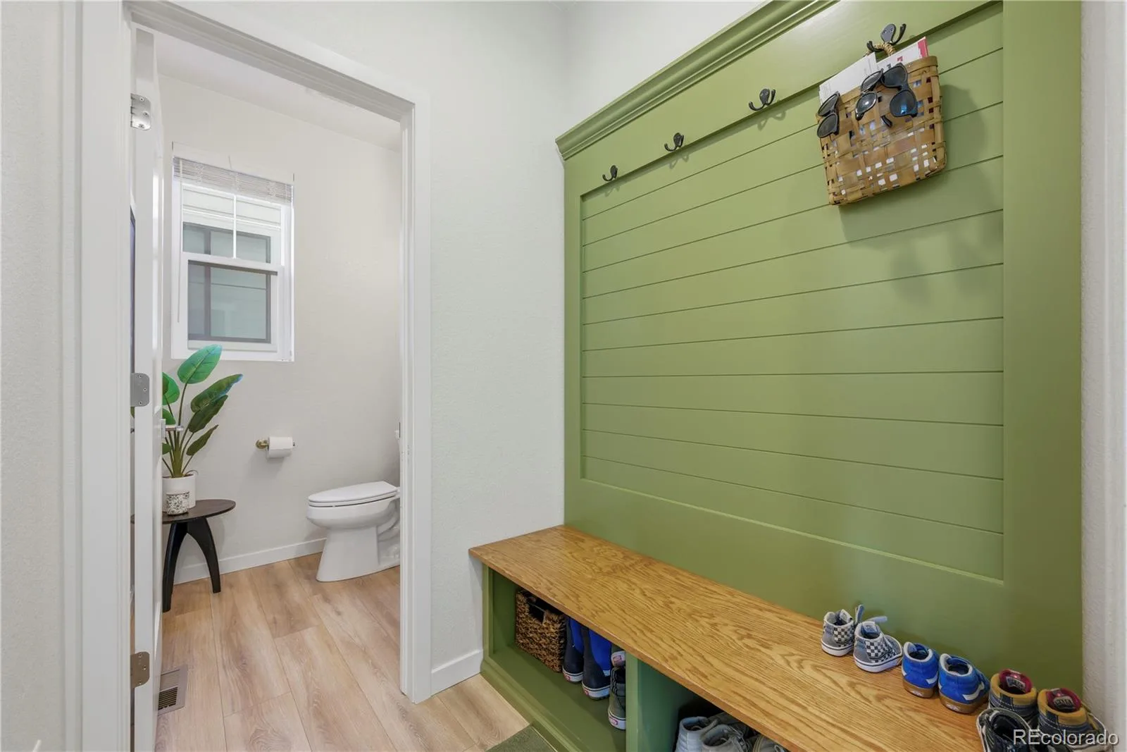 8989 Bellsong Drive Littleton CO 80125 | MLS #REC6418673 08212026153200 1600 17