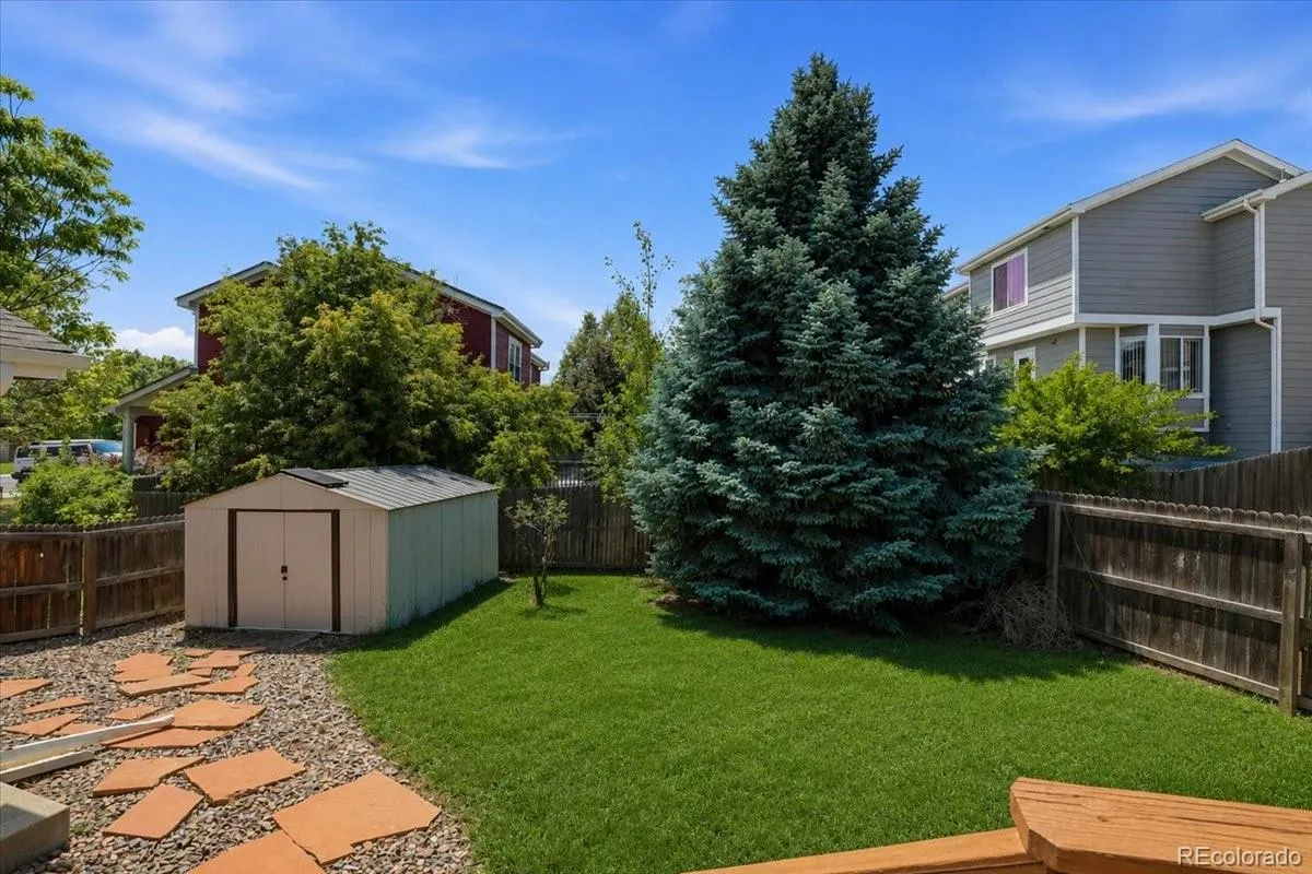 3449 S Espana Court Aurora CO 80013 MLS #REC6421350 05232026103010 1200 10
