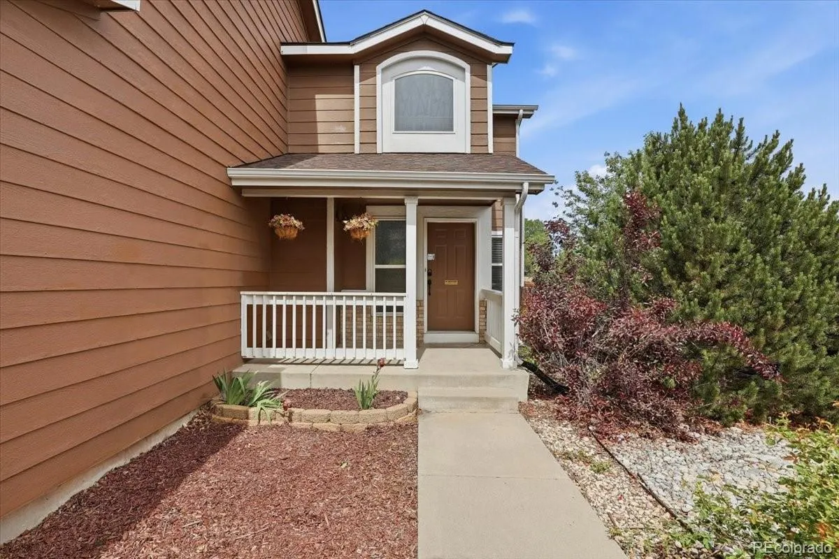 3449 S Espana Court Aurora CO 80013 MLS #REC6421350 05232026103010 1200 2
