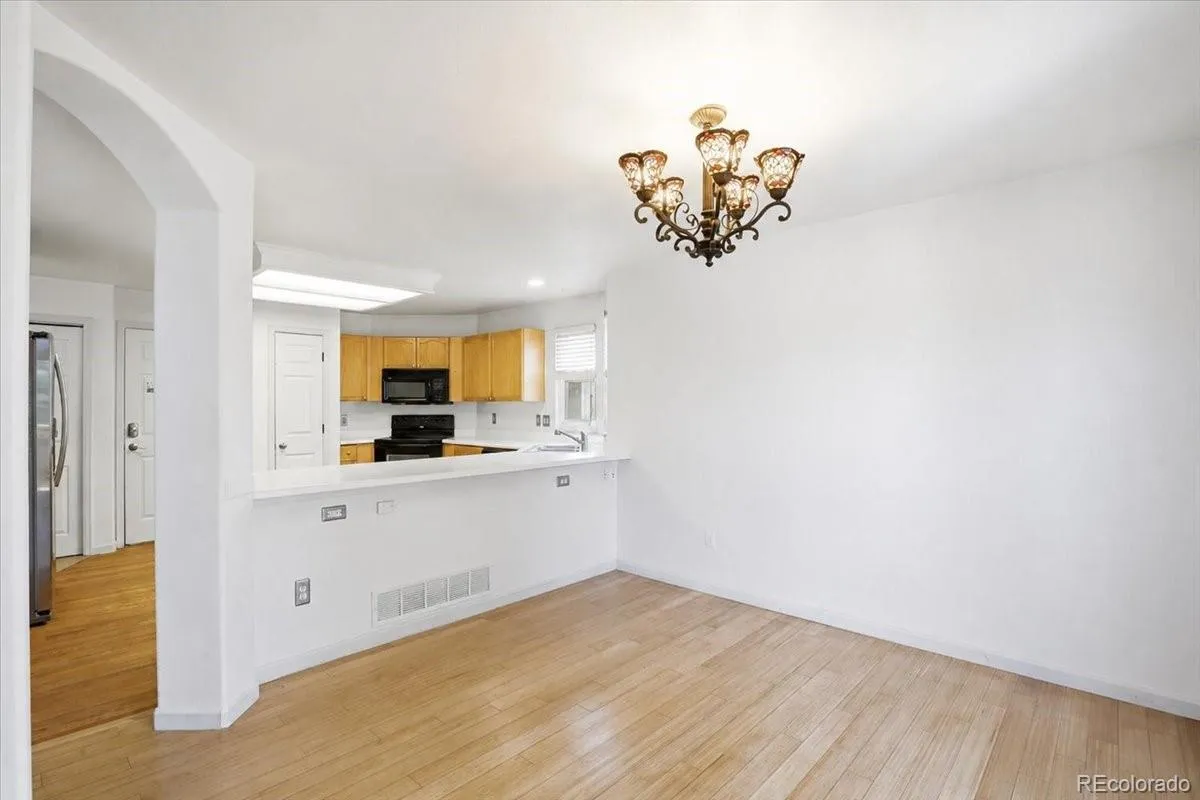 3449 S Espana Court Aurora CO 80013 MLS #REC6421350 05232026103010 1200 21
