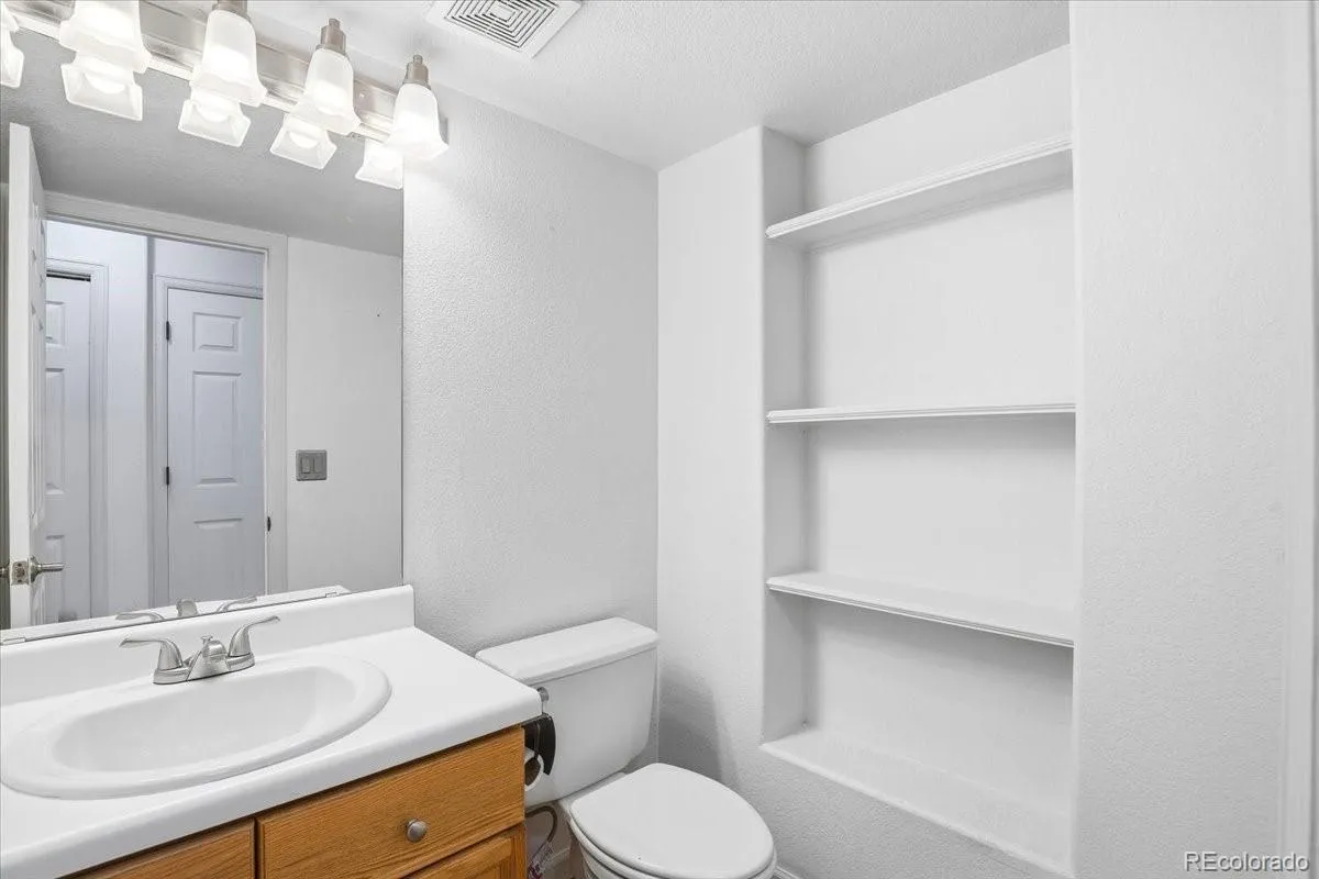 3449 S Espana Court Aurora CO 80013 MLS #REC6421350 05232026103010 1200 22