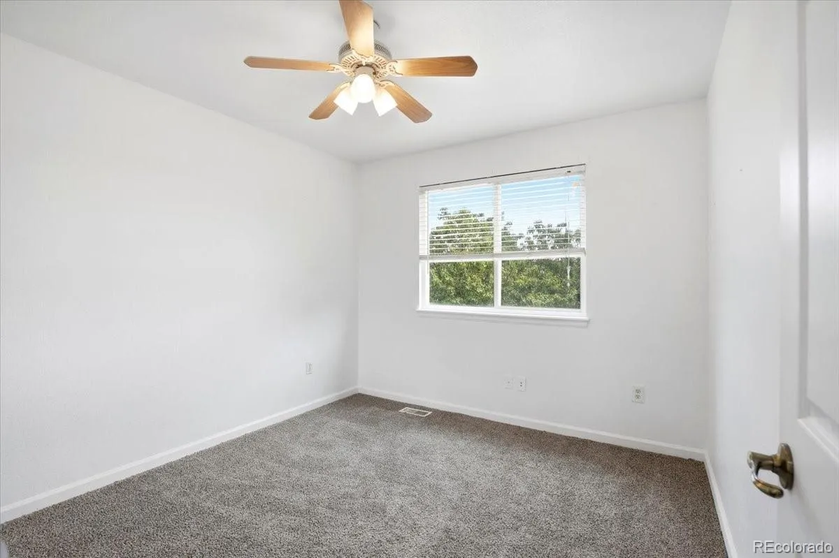 3449 S Espana Court Aurora CO 80013 MLS #REC6421350 05232026103010 1200 32