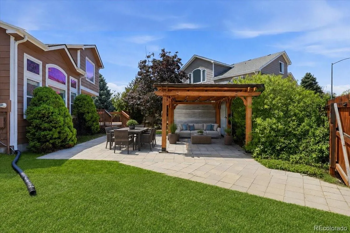 3449 S Espana Court Aurora CO 80013 MLS #REC6421350 05232026103010 1200 6