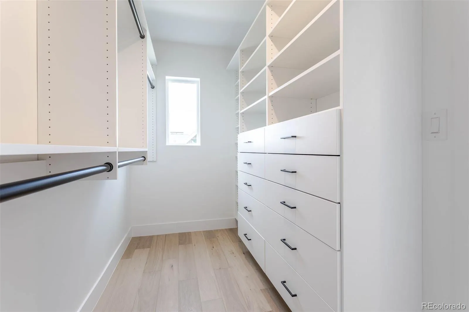 2404 S Cherokee Street Denver CO 80223 MLS #REC6421629 05232026095147 1600 11