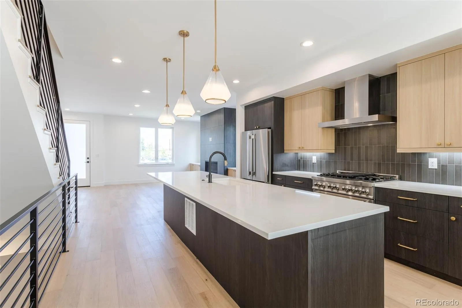 2404 S Cherokee Street Denver CO 80223 MLS #REC6421629 05232026095147 1600 6