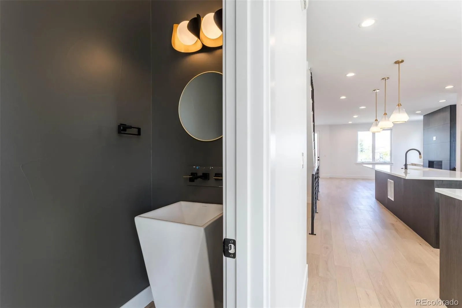 2404 S Cherokee Street Denver CO 80223 MLS #REC6421629 05232026095147 1600 8
