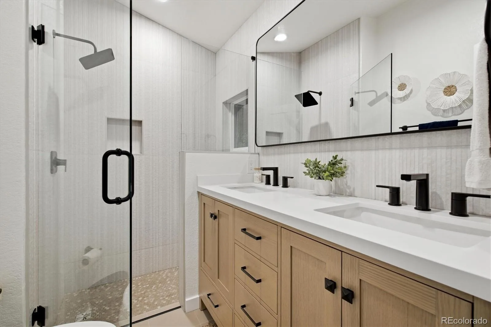 643 Brentwood Street Lakewood CO 80214 | MLS #REC6421972 08292026164733 1600 22