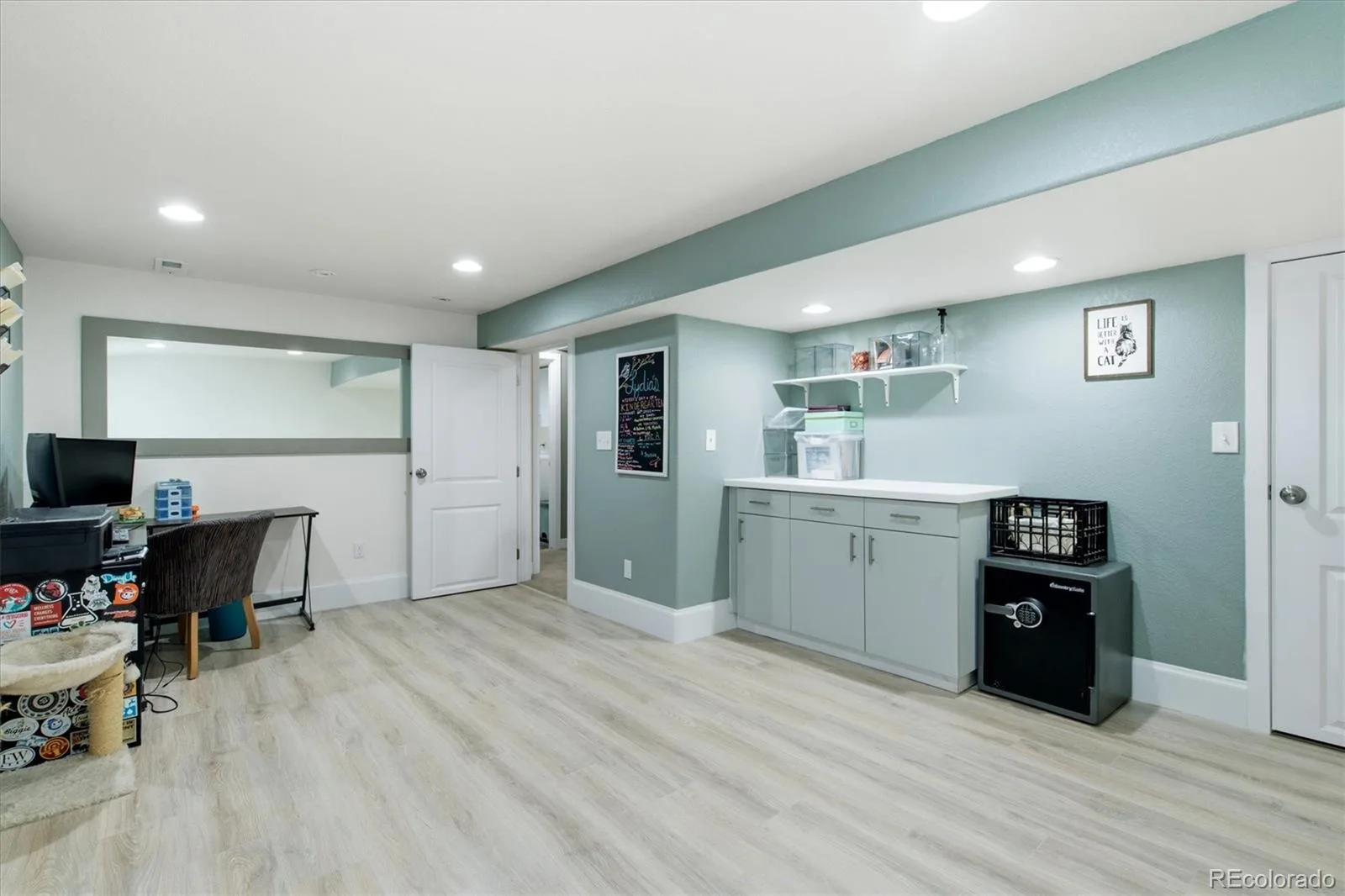 643 Brentwood Street Lakewood CO 80214 | MLS #REC6421972 08292026164733 1600 31