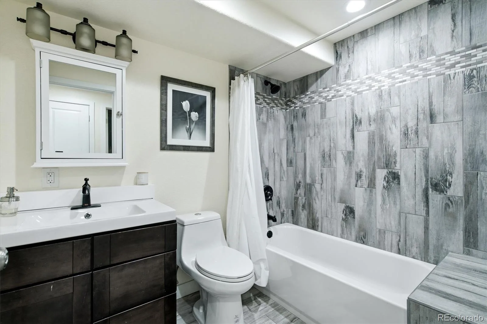 643 Brentwood Street Lakewood CO 80214 | MLS #REC6421972 08292026164733 1600 34