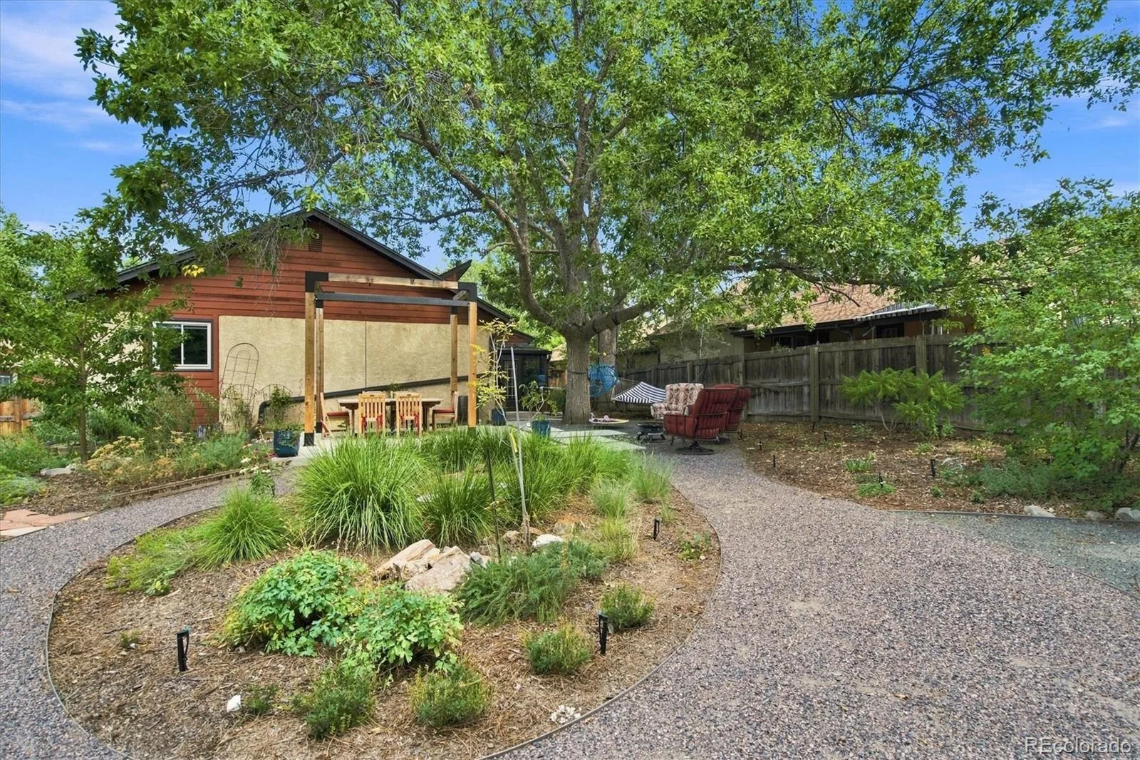 643 Brentwood Street Lakewood CO 80214 | MLS #REC6421972 08292026164733 1600 43