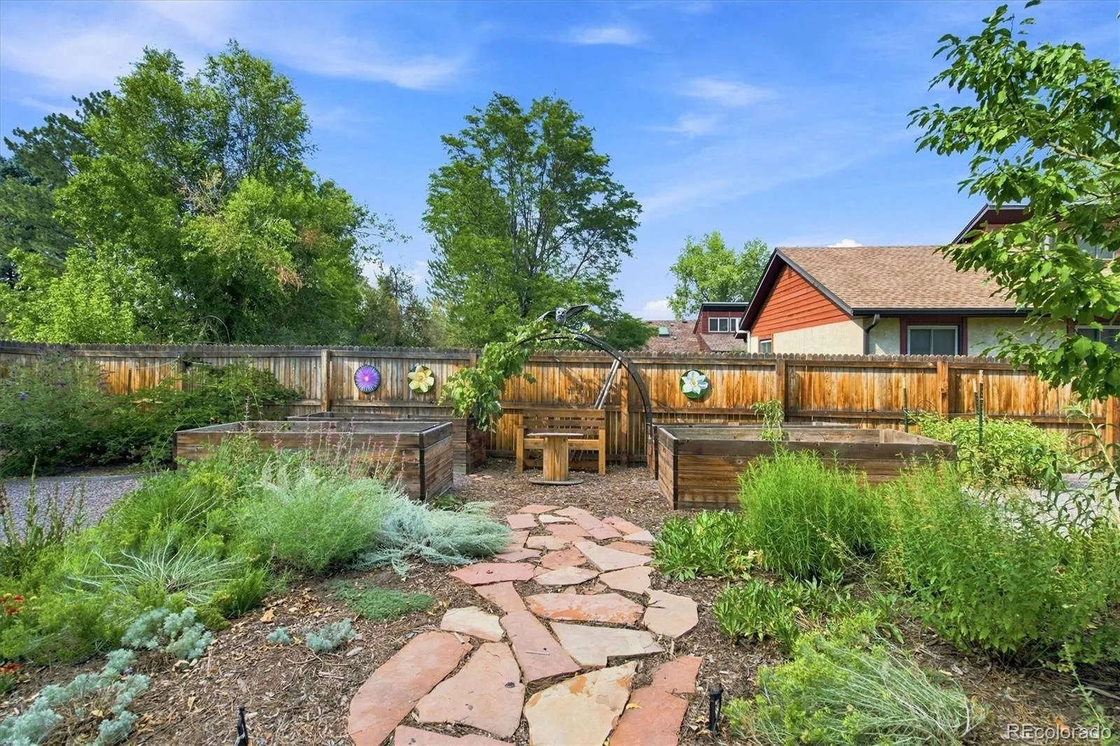 643 Brentwood Street Lakewood CO 80214 | MLS #REC6421972 08292026164733 1600 44