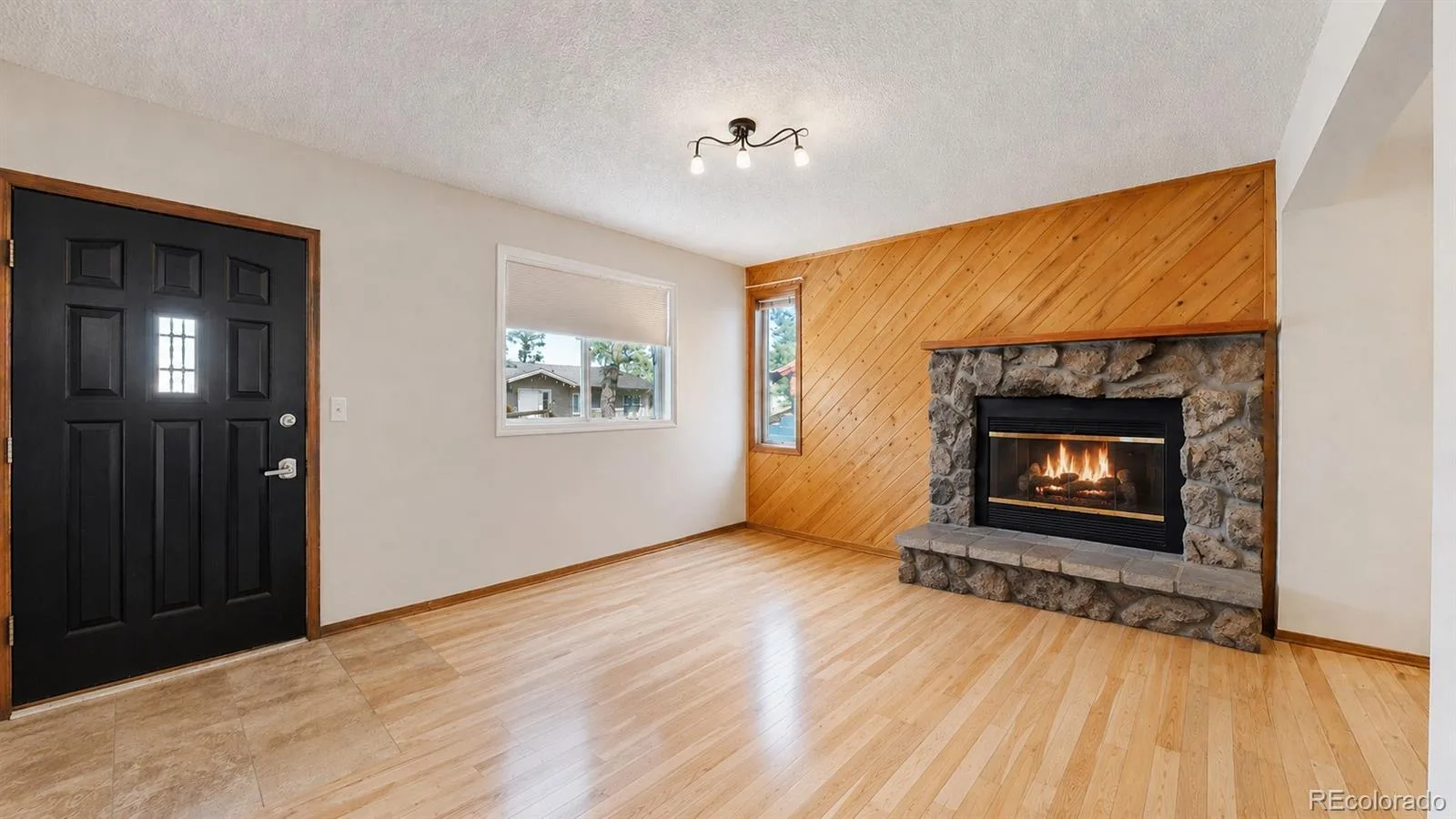 30575 Hilltop Drive Evergreen CO 80439 | MLS #REC6426601 08222026015355 1600 31