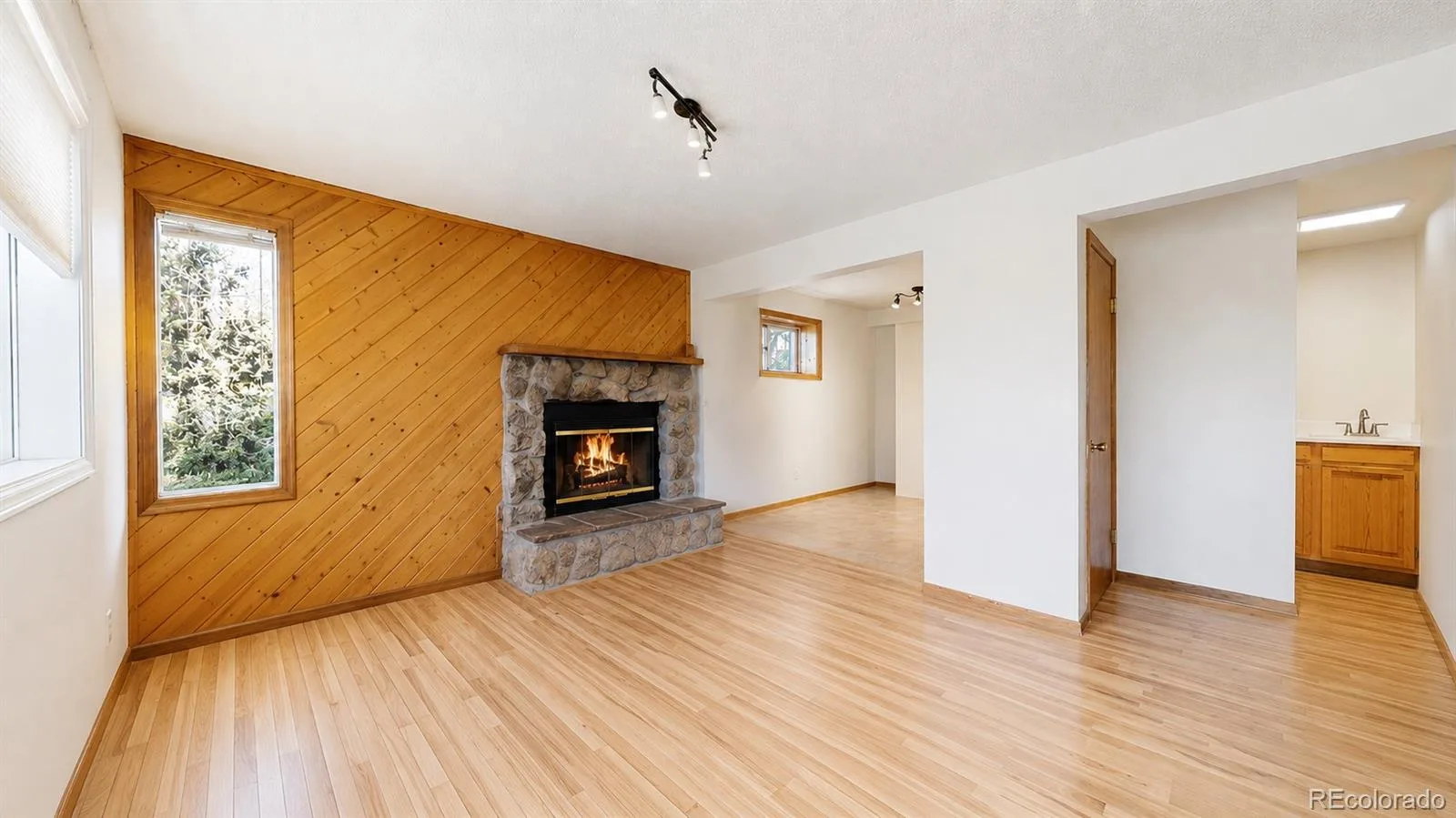 30575 Hilltop Drive Evergreen CO 80439 | MLS #REC6426601 08222026015355 1600 32