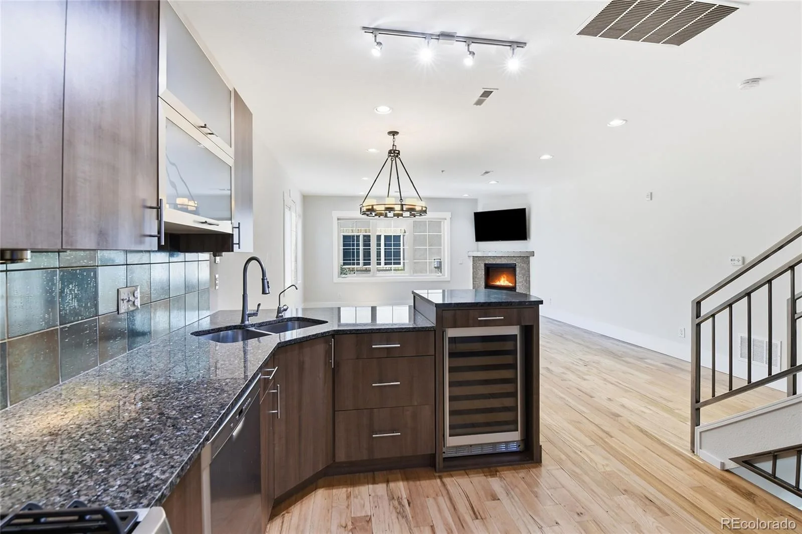 936 S Pearl Street #101 Denver CO 80209 | MLS #REC6426858 08112026224227 1600 15