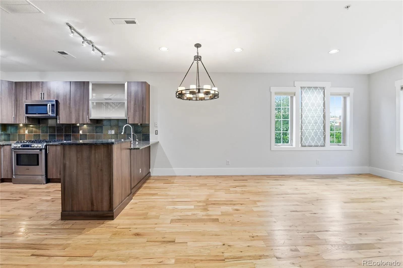 936 S Pearl Street #101 Denver CO 80209 | MLS #REC6426858 08112026224227 1600 18