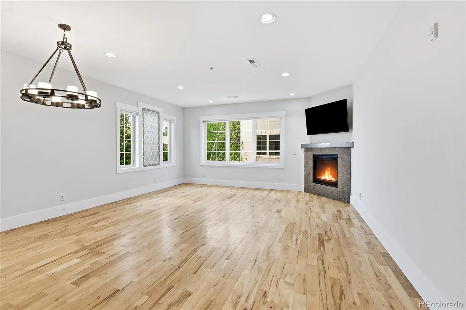 936 S Pearl Street #101 Denver CO 80209 | MLS #REC6426858 08112026224227 1600 19