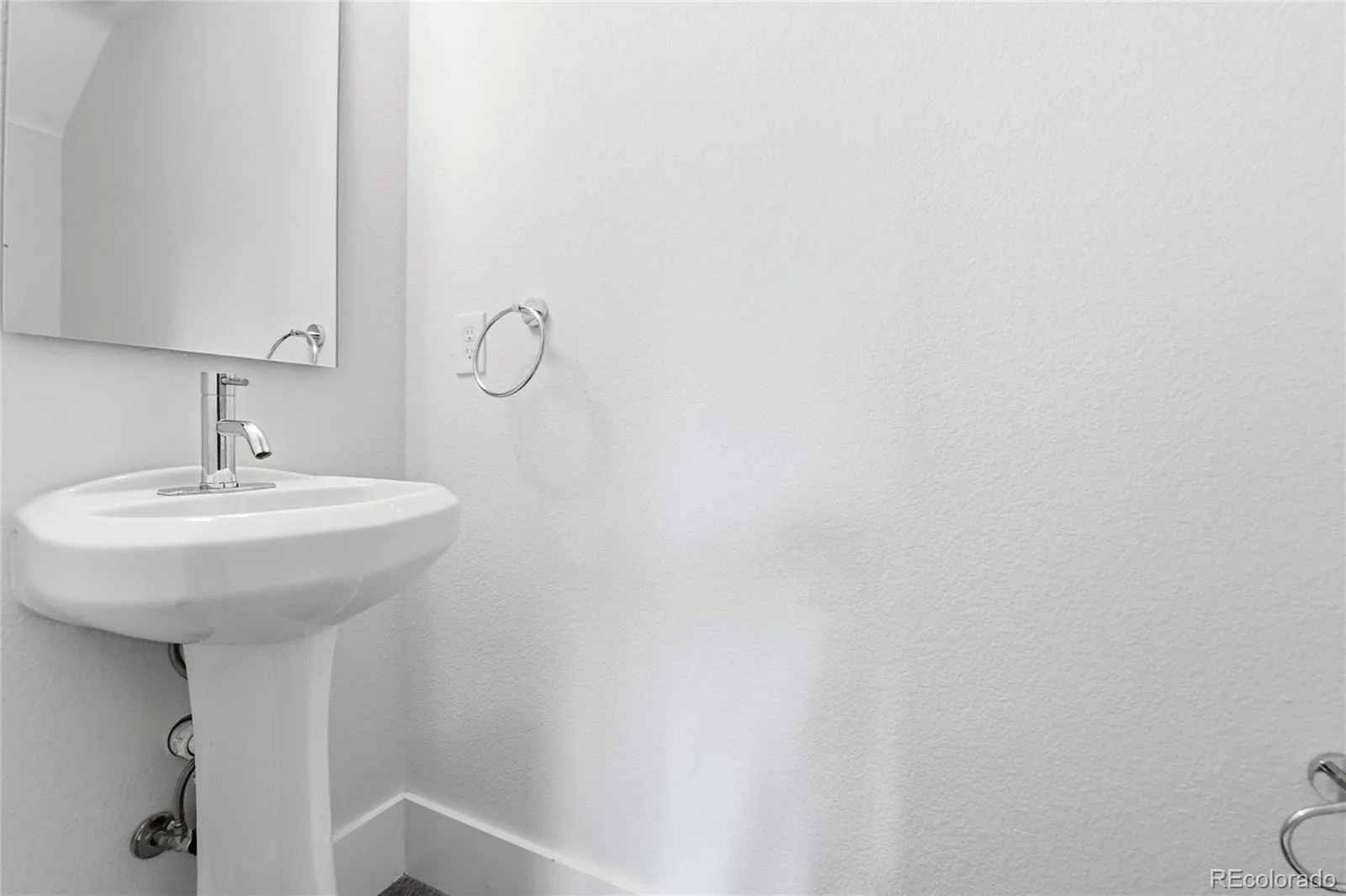 936 S Pearl Street #101 Denver CO 80209 | MLS #REC6426858 08112026224227 1600 34