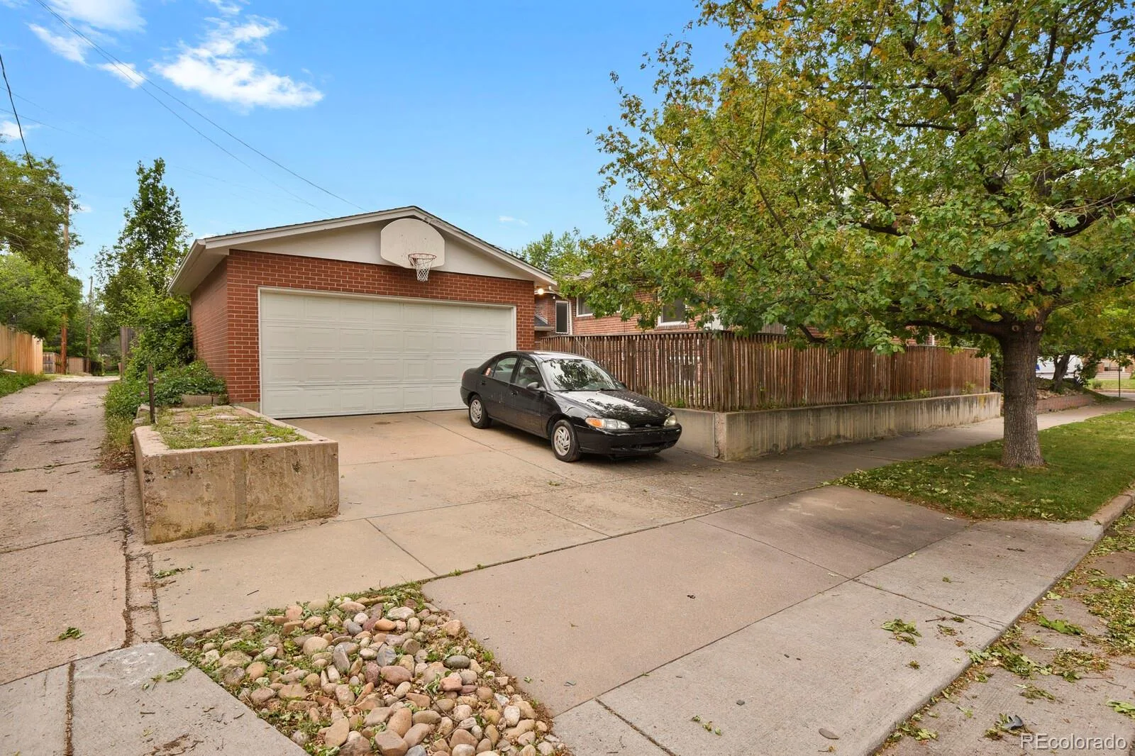 1890 Cherry Street Denver CO 80220 MLS #REC6428055 06042026142348 1600 23