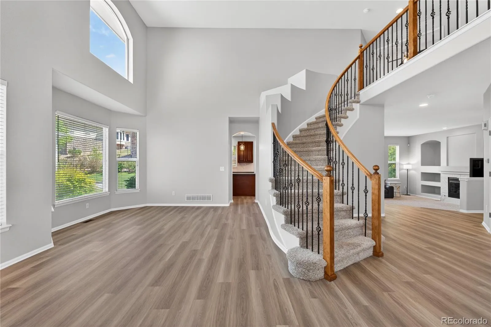7218 S Ukraine Street Aurora CO 80016 MLS #REC6428632 05142026134532 1600 3