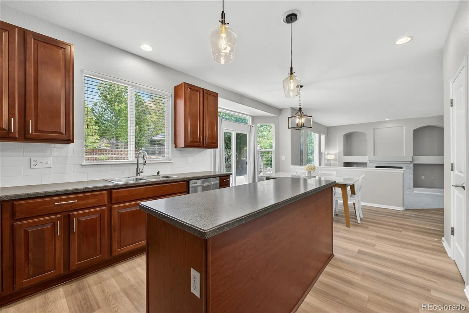 7218 S Ukraine Street Aurora CO 80016 MLS #REC6428632 05142026134532 1600 9