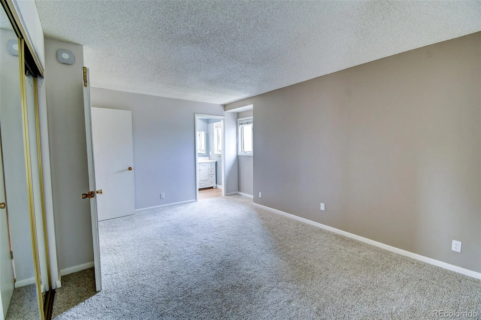 7857 S University Way Centennial CO 80122 | MLS #REC6438860 07192026133846 1600 15