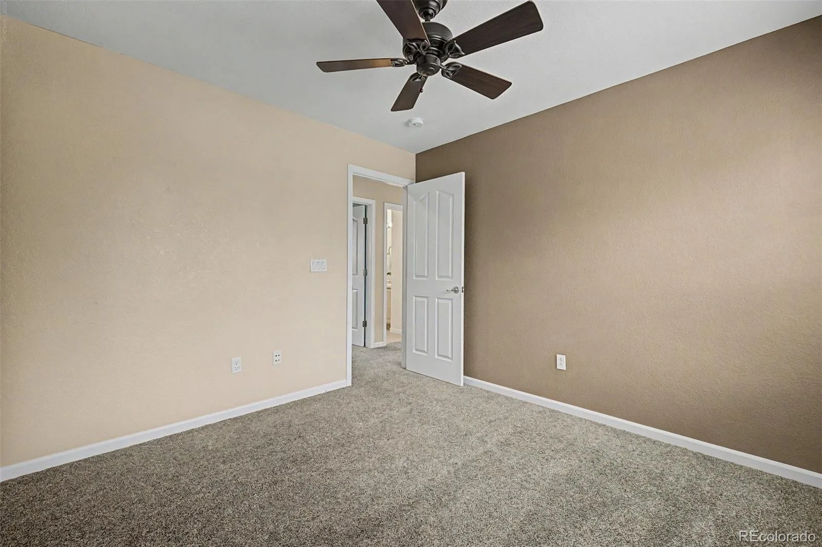 7318 S Millbrook Street Aurora CO 80016 | MLS #REC6439958 08052026143737 1600 37