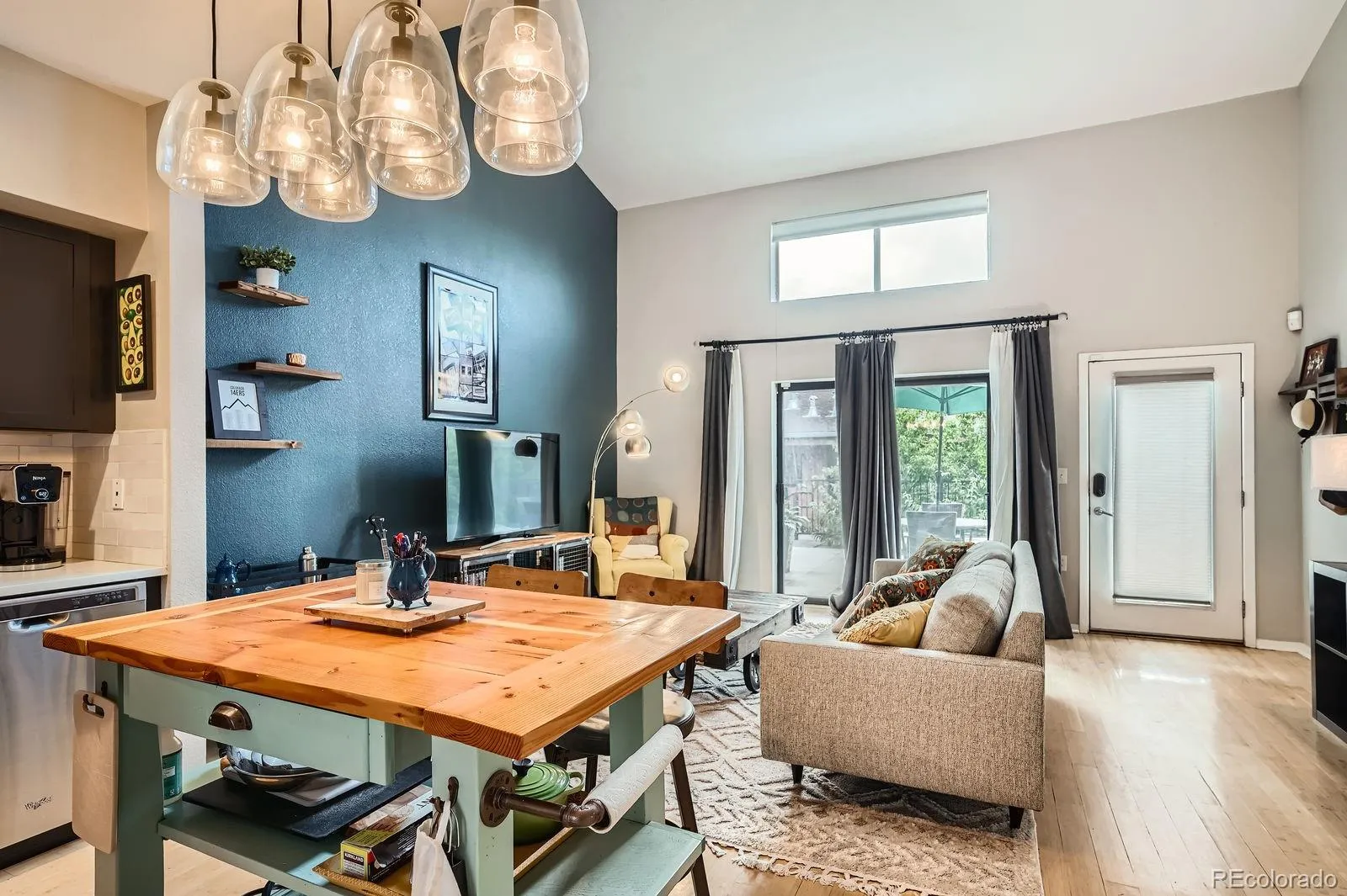 04032026185158 1600 14