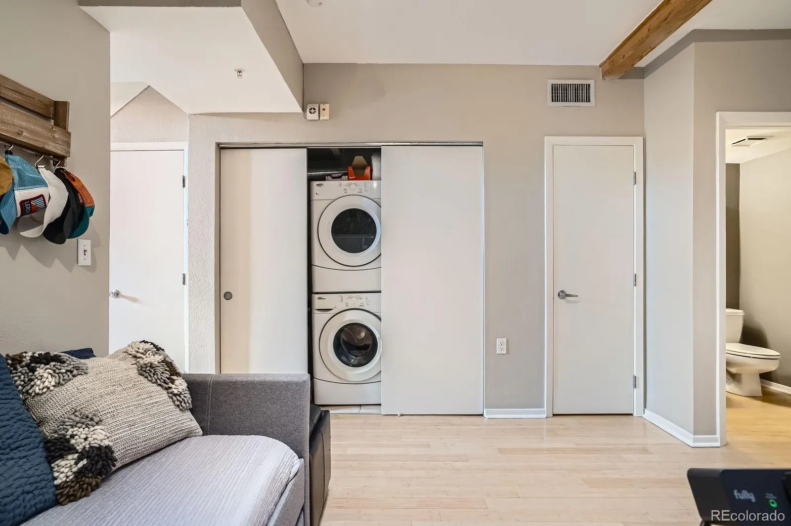 04032026185158 1600 21