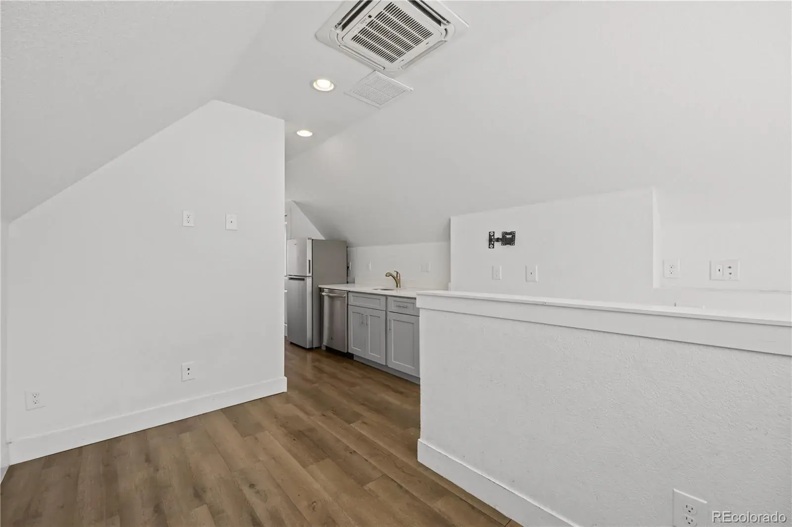 03032026165618 1600 30