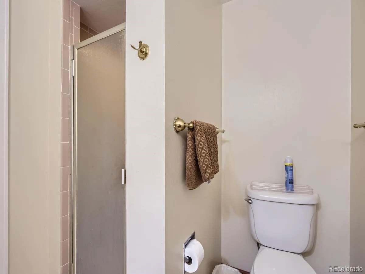 3724 S Poplar Street Denver CO 80237 | MLS #REC6448108 07202026232955 1200 18