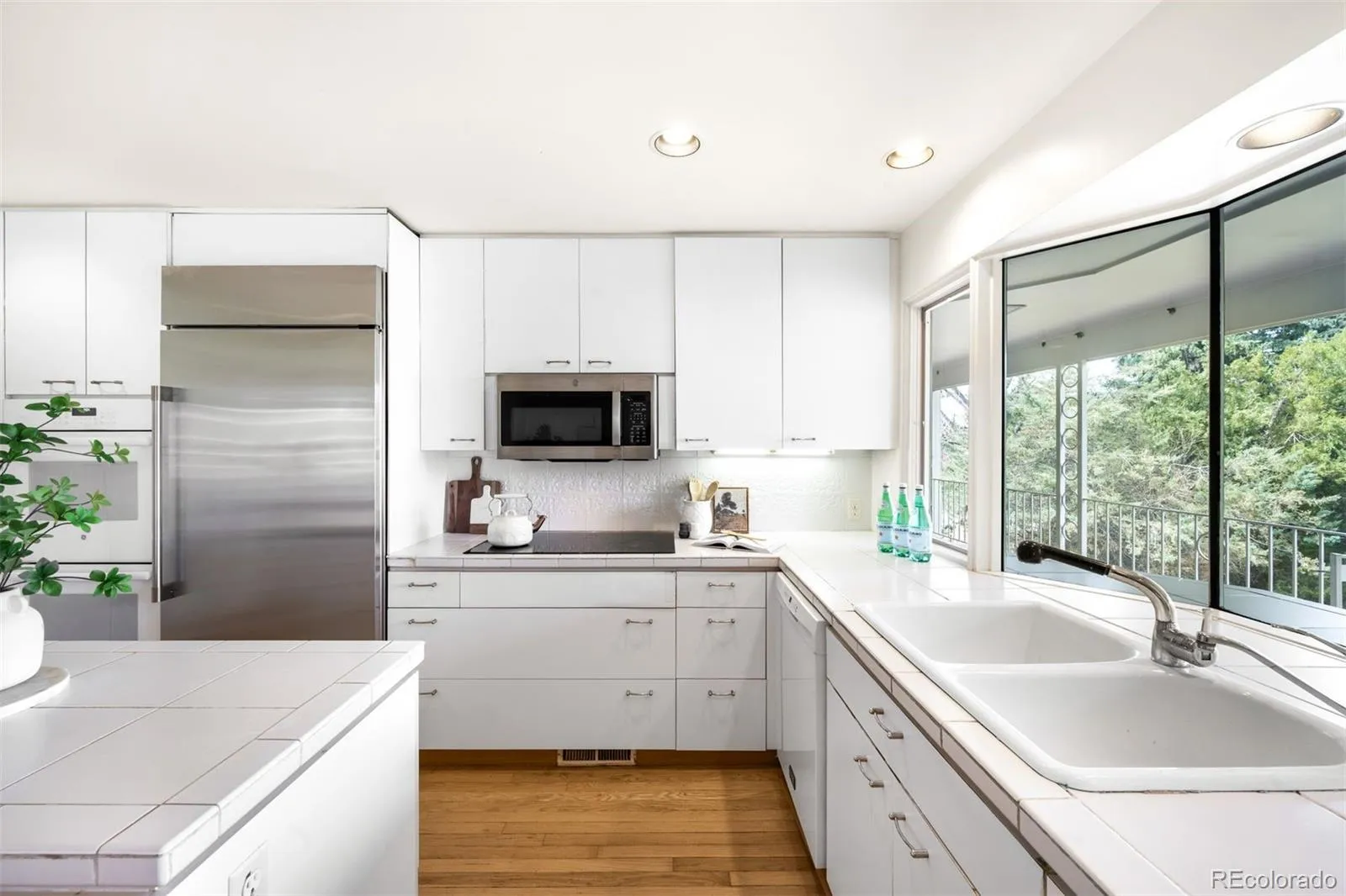 04102026152533 1600 12