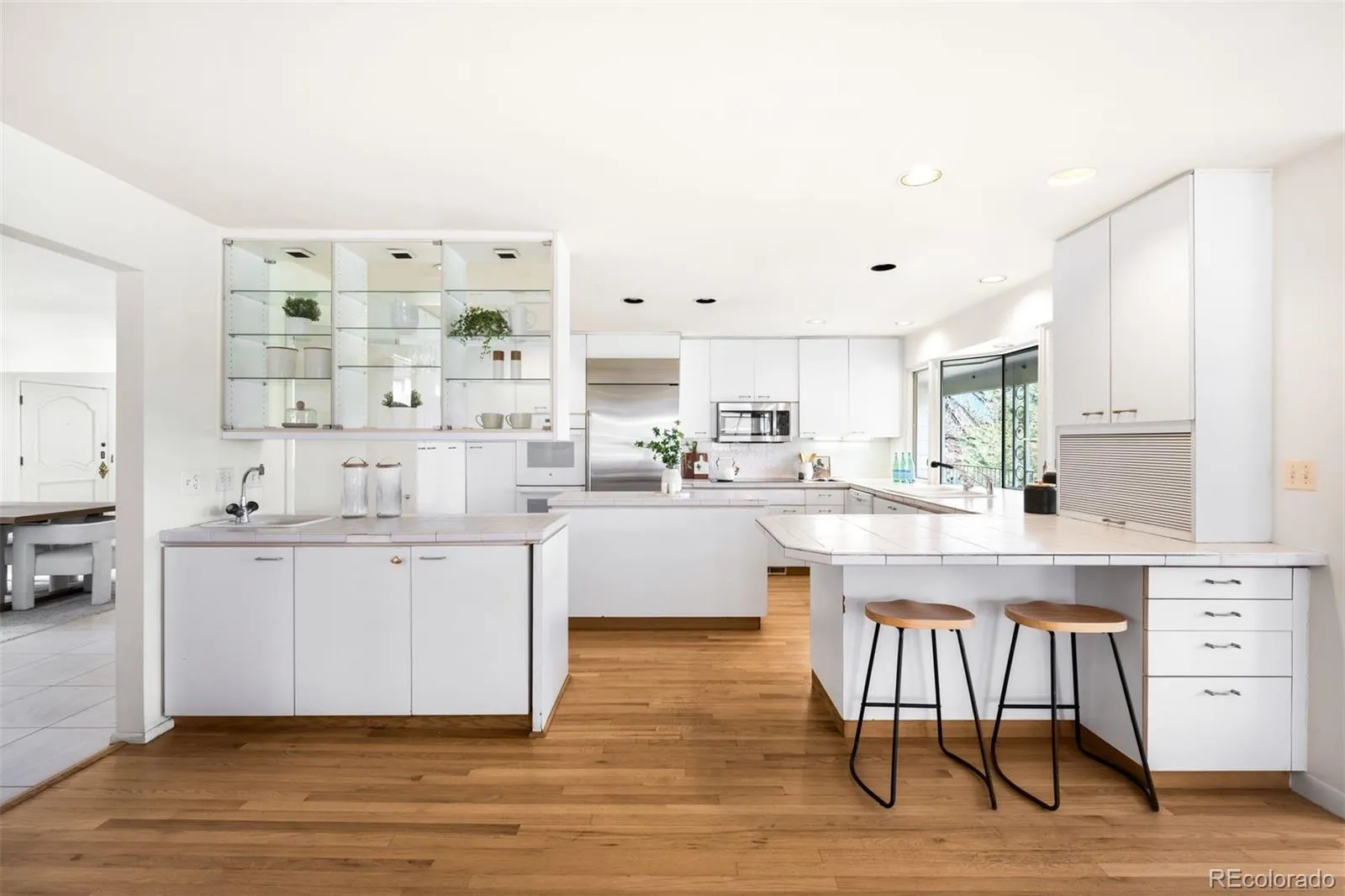 04102026152533 1600 14