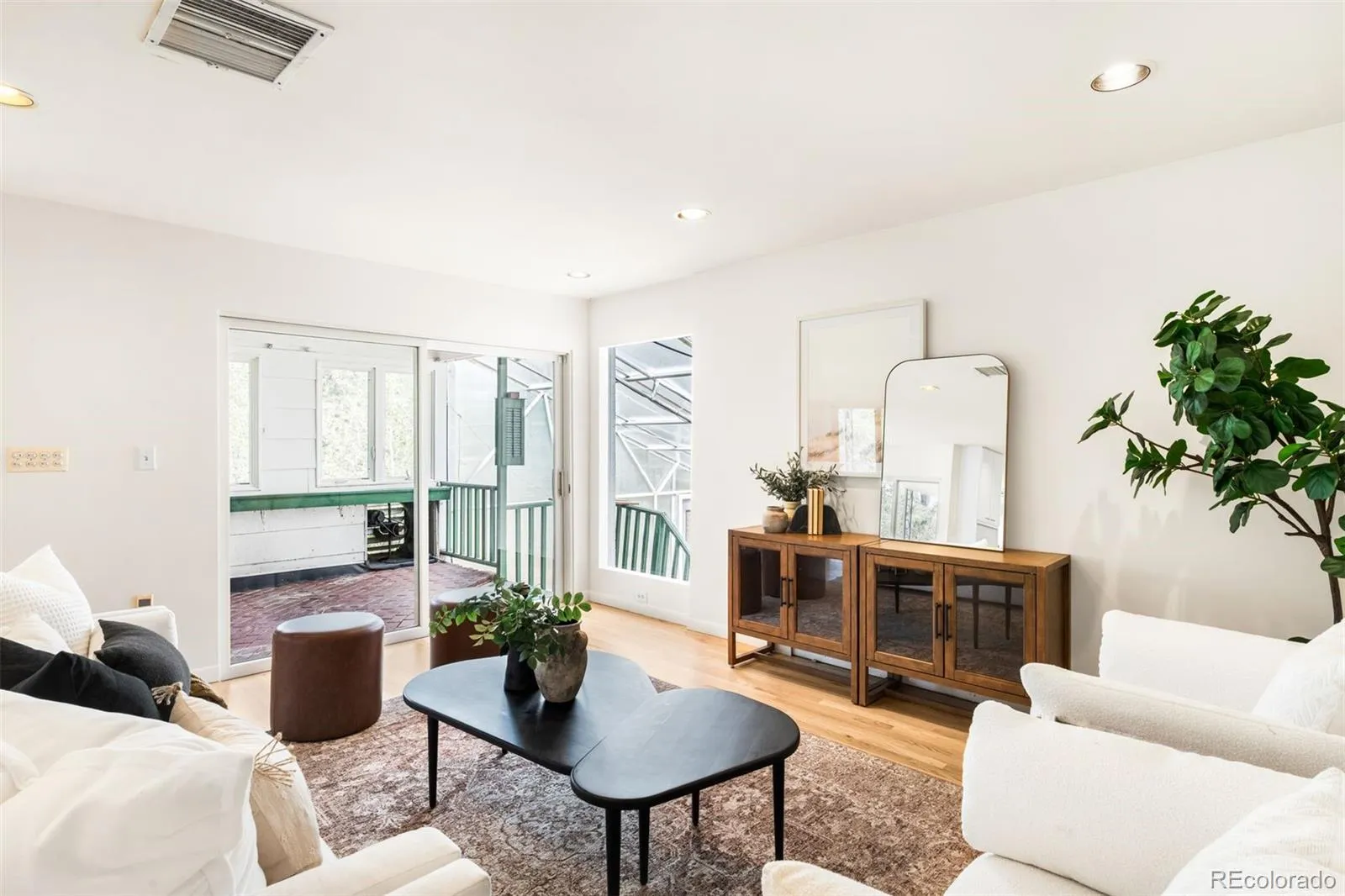 04102026152533 1600 17