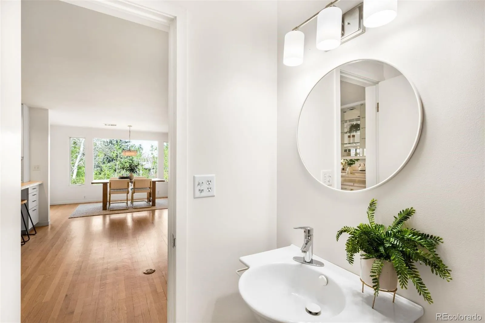 04102026152533 1600 19