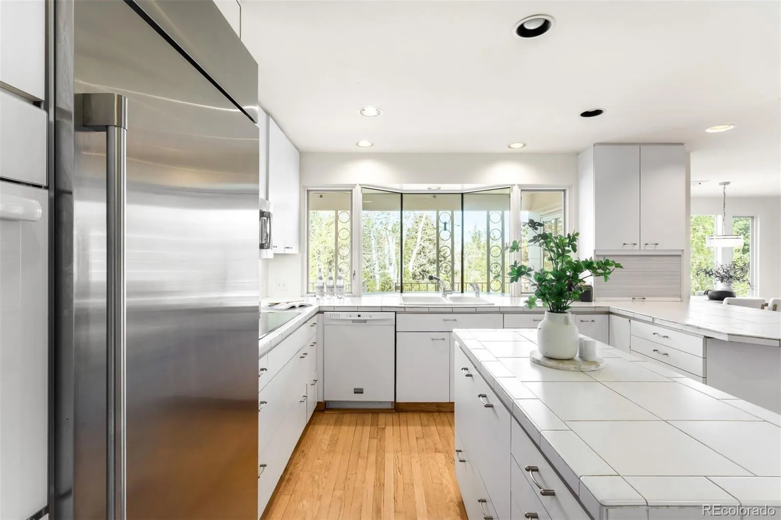 04102026152533 1600 2