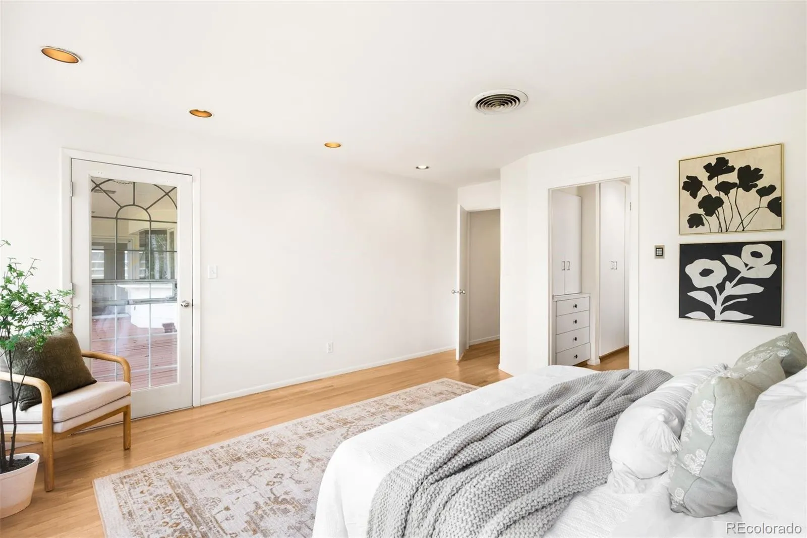 04102026152533 1600 21