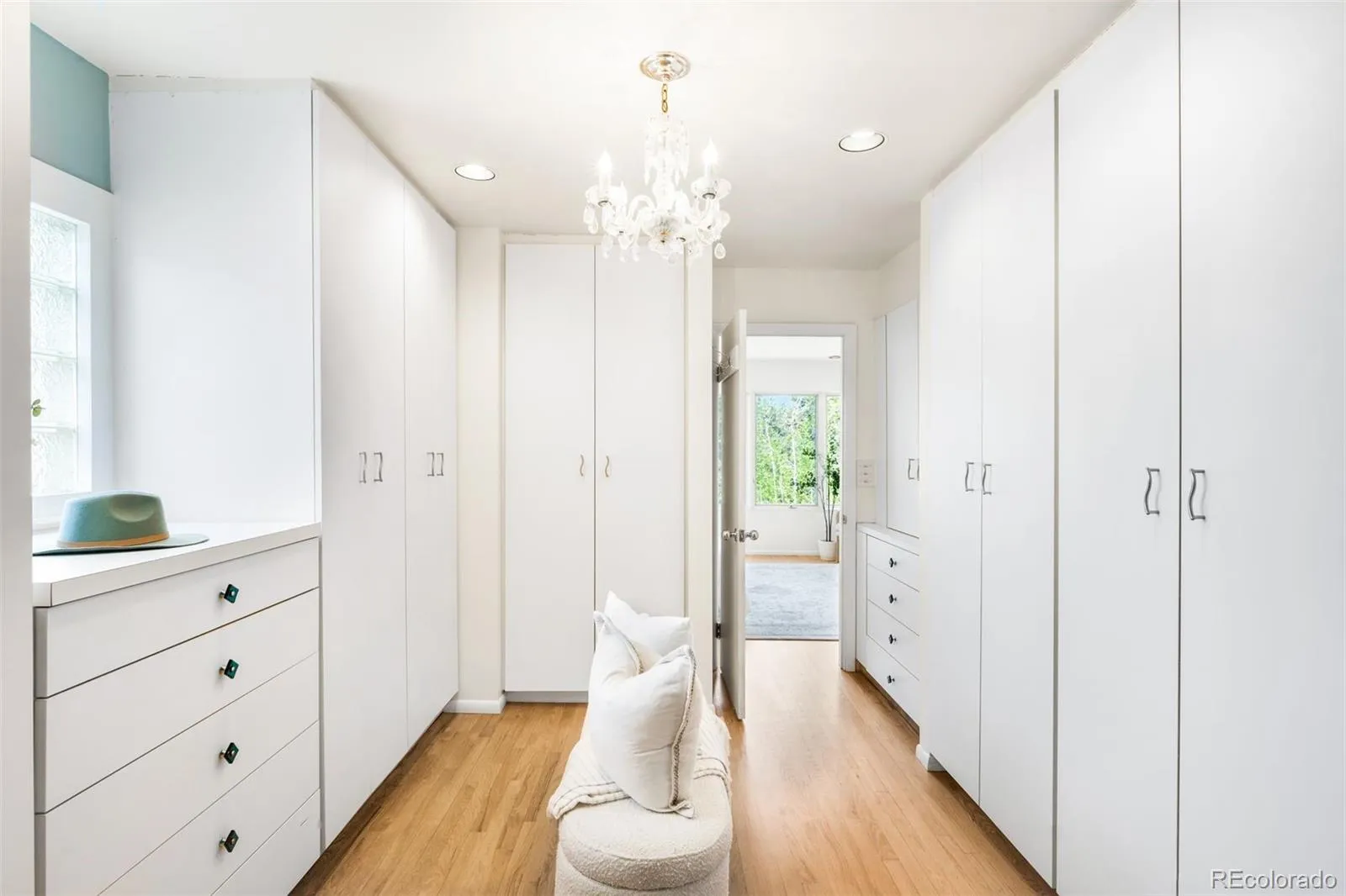 04102026152533 1600 22