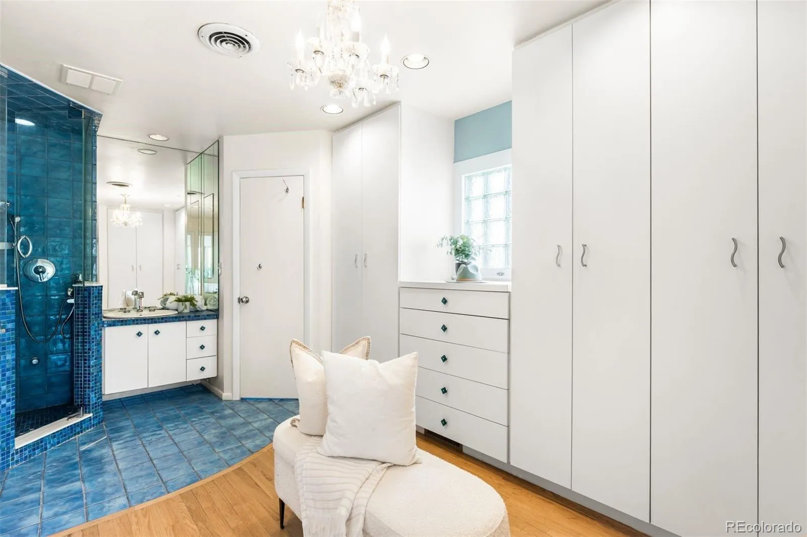 04102026152533 1600 23