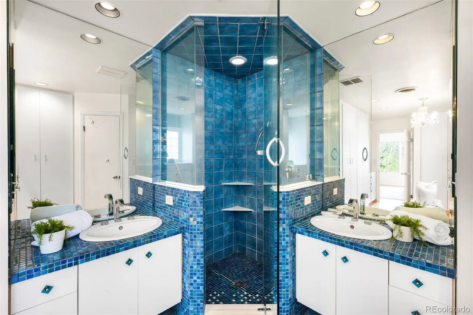 04102026152533 1600 24