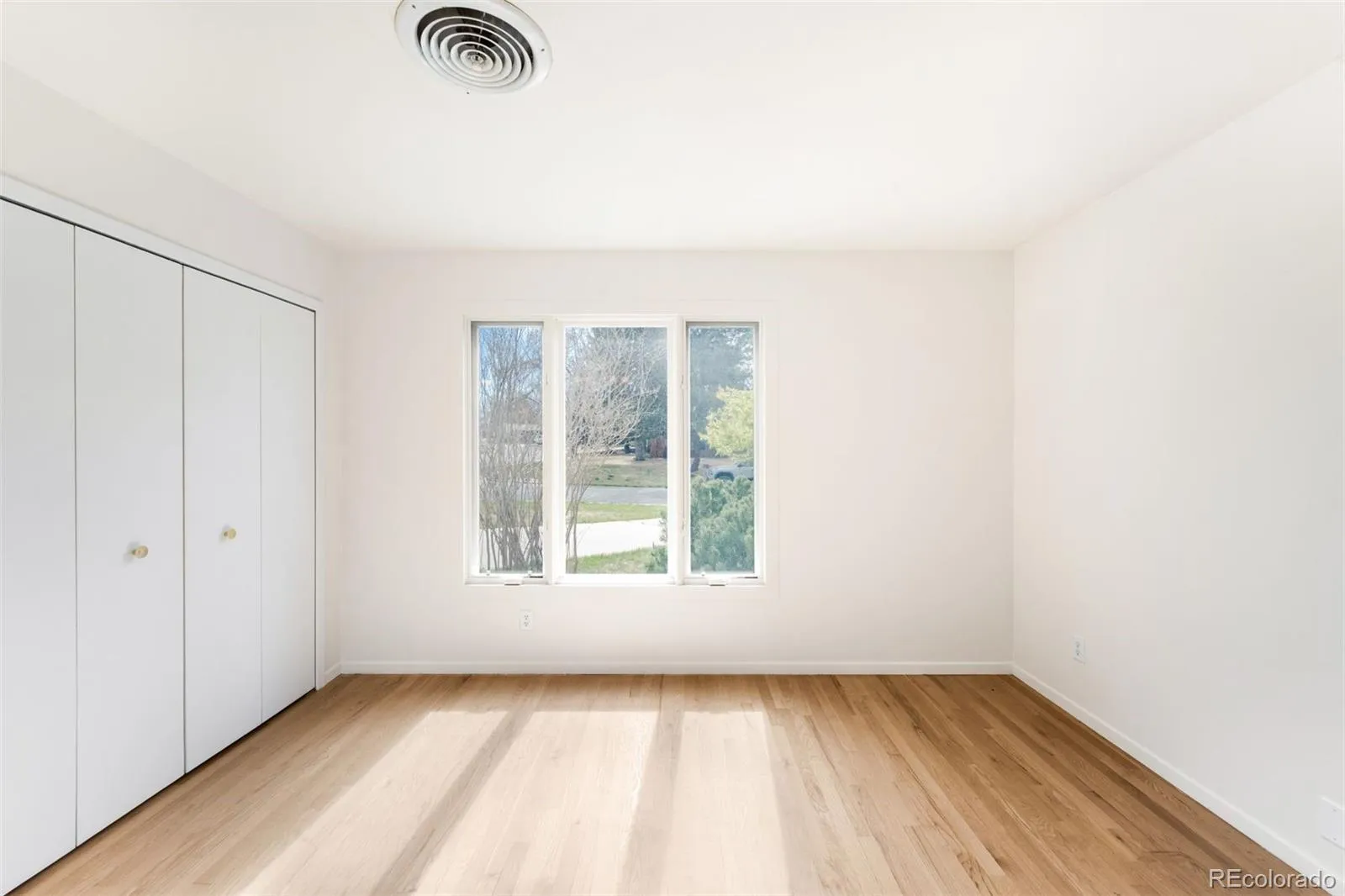 04102026152533 1600 25