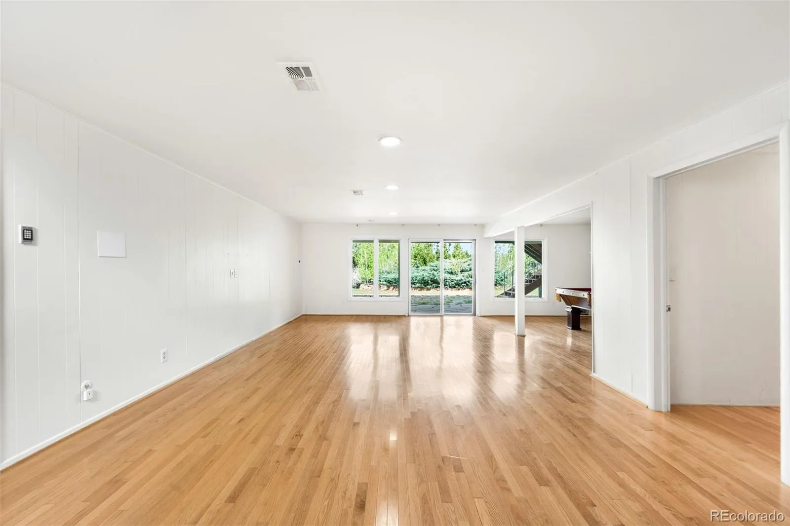 04102026152533 1600 32