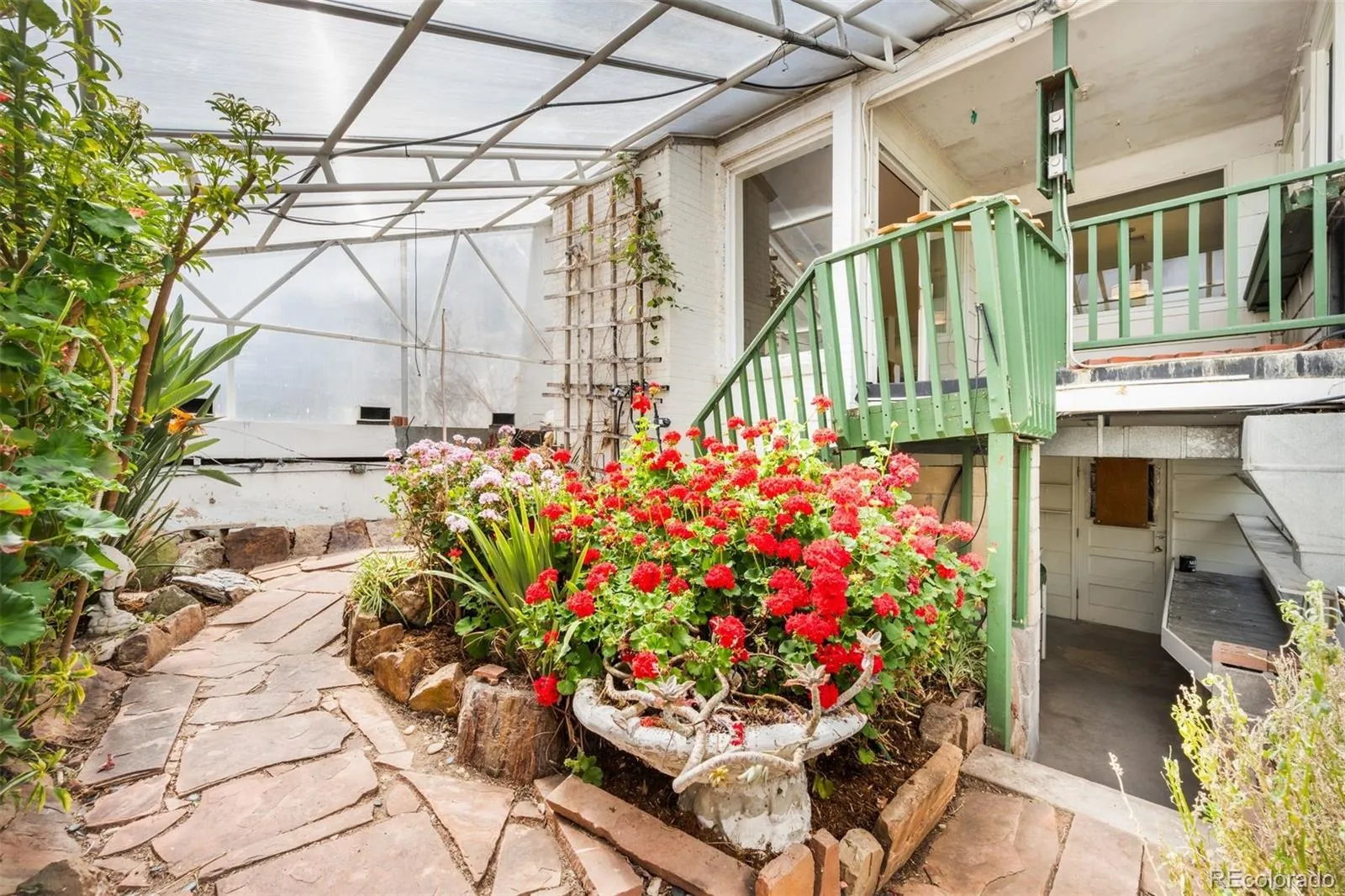 04102026152533 1600 37