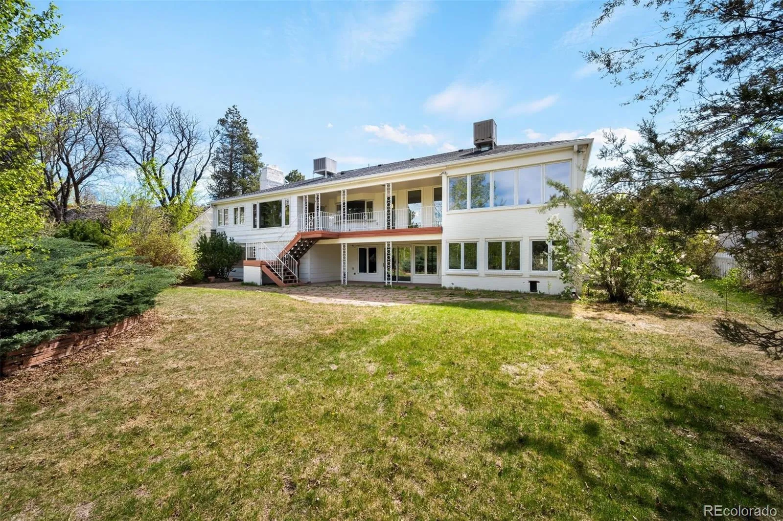 04102026152533 1600 39