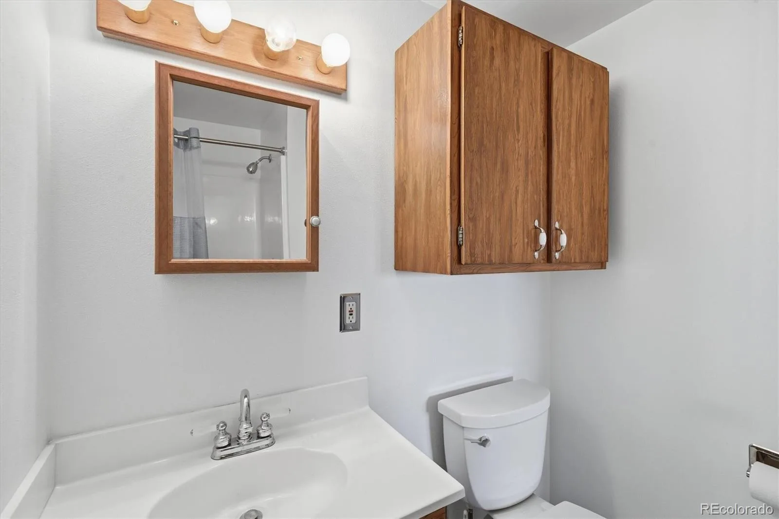 11707 W Jewell Drive Lakewood CO 80228 MLS #REC6452499 07092026182400 1600 24