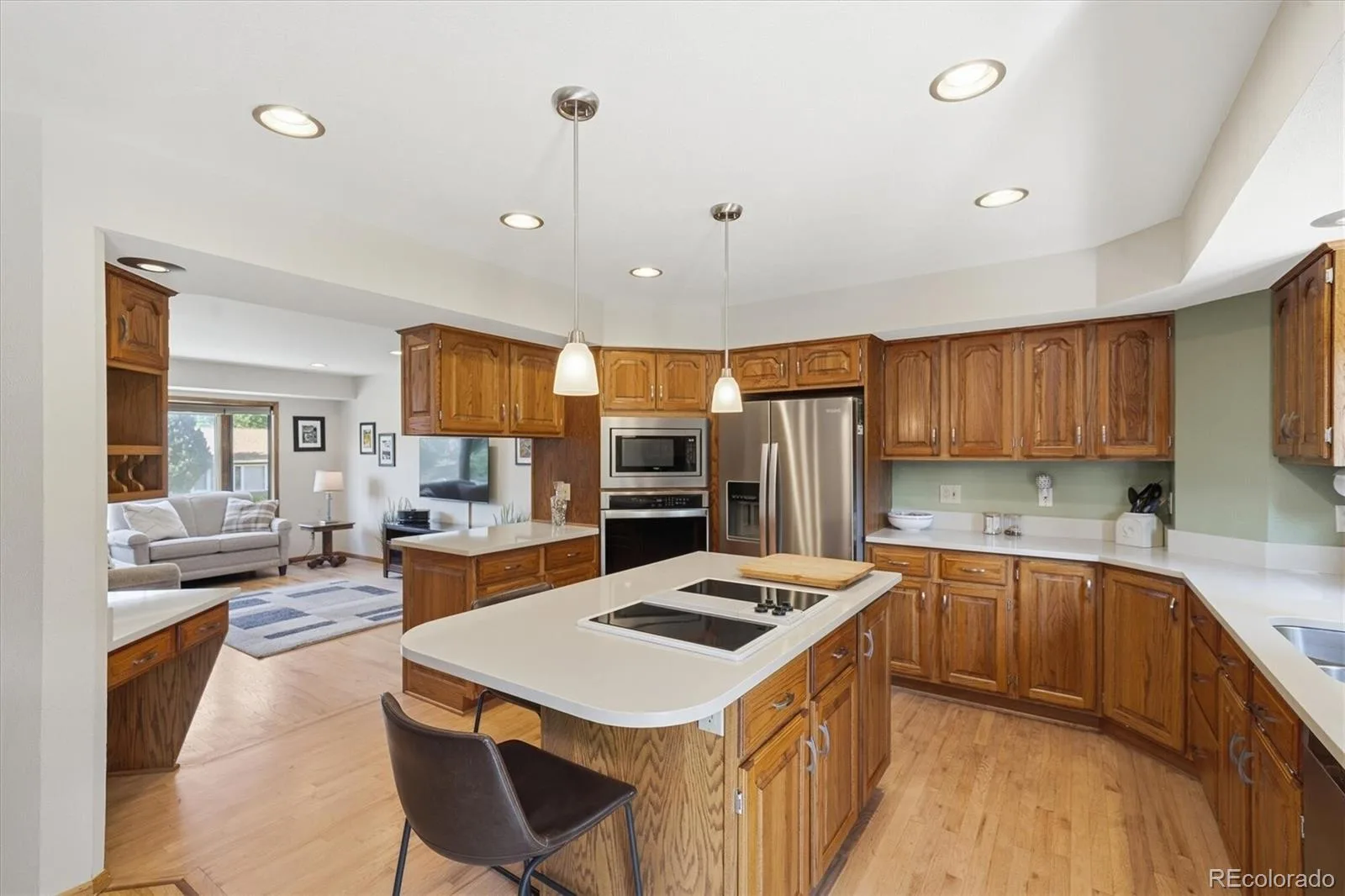 11707 W Jewell Drive Lakewood CO 80228 MLS #REC6452499 07092026182400 1600 8