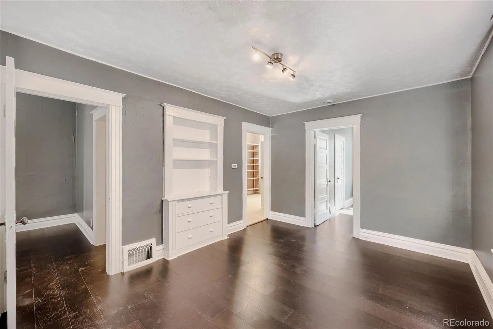 70 Fox Street Denver CO 80223 MLS #REC6459150 05142026235112 1600 8