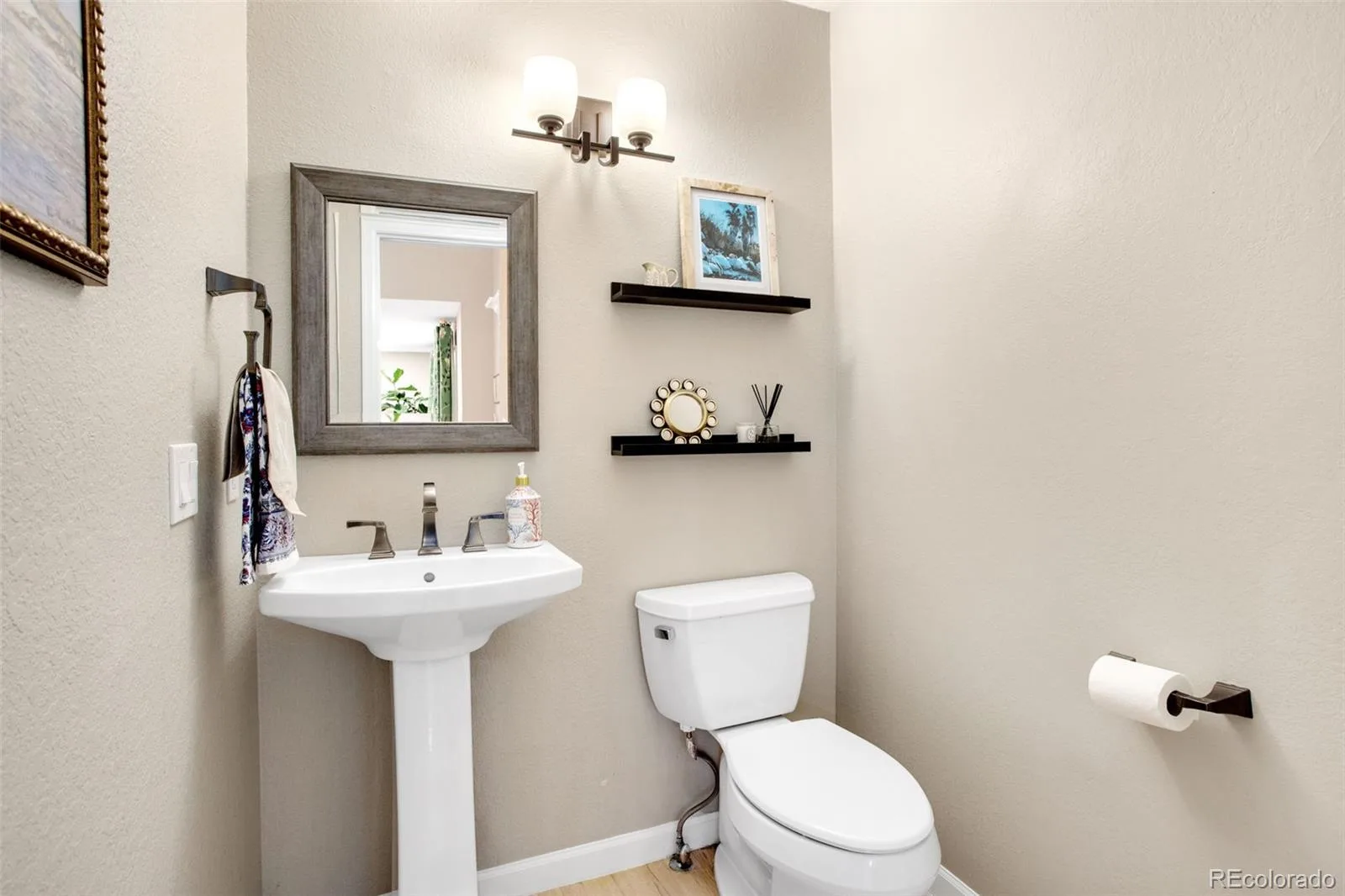 7269 S Sundown Circle Littleton CO 80120 | MLS #REC6459241 10062026034956 1600 17