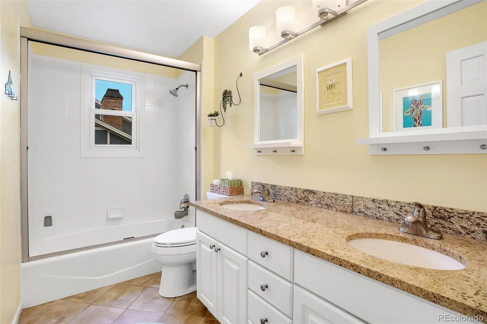 7269 S Sundown Circle Littleton CO 80120 | MLS #REC6459241 10062026034956 1600 25