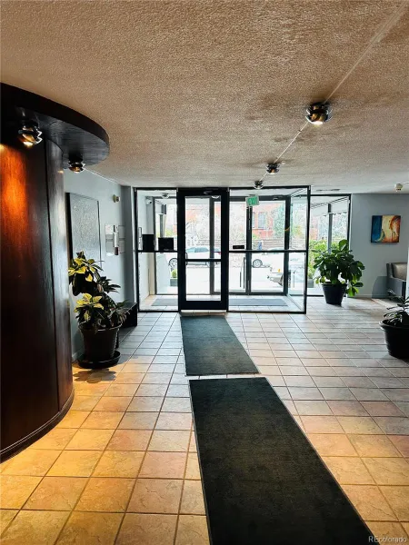 909 N Logan Street #6D Denver CO 80203 MLS #REC6459678 04282026163324 800 16