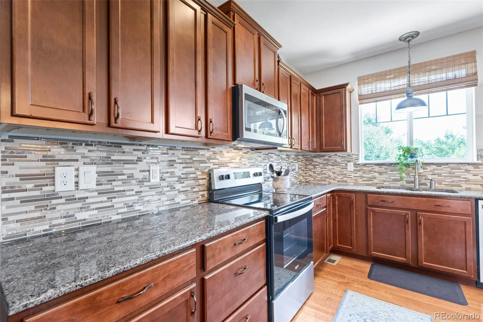 82 S Newbern Way Aurora CO 80018 | MLS #REC6464035 07242026182828 1600 26